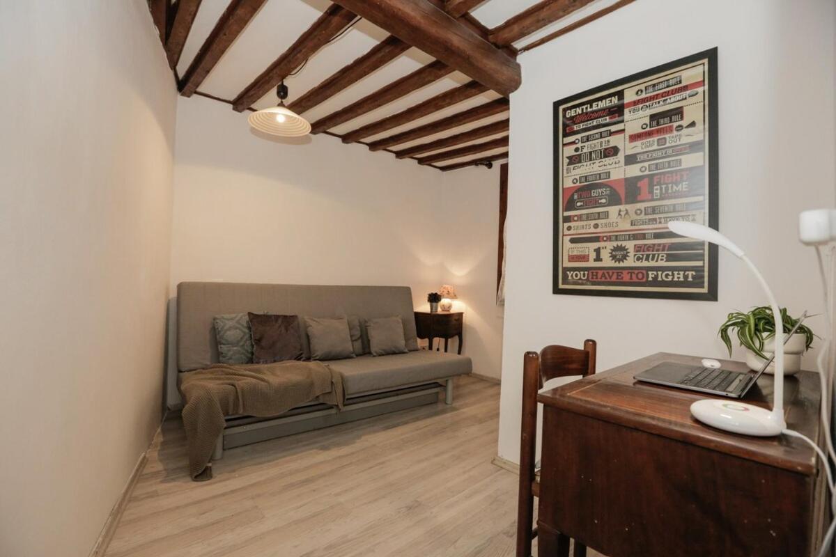 Storico A 2km Dal Duomo Di Appartement *